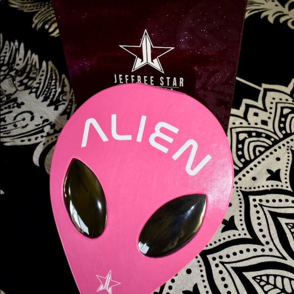 Jeffree 🌟 Alien Palette - Picture 7 of 9